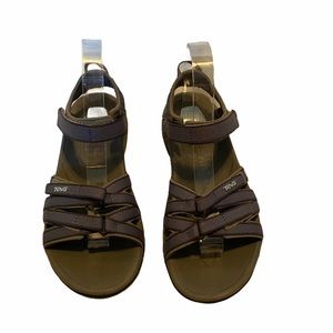 Yeva Women’s Tirra Hiking Sandals  Size 7.5